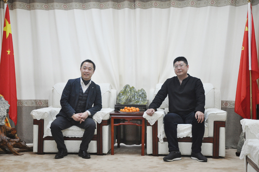 尊龙凯时集团董事长在青与日医高层首次会晤