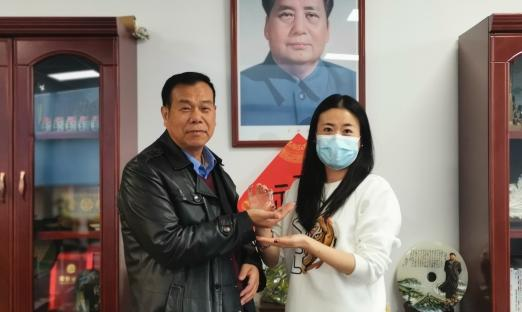 青岛尊龙凯时细胞生物科技有限公司喜迎屠呦呦教授团队最新培育青蒿育种  《中康优青1号》