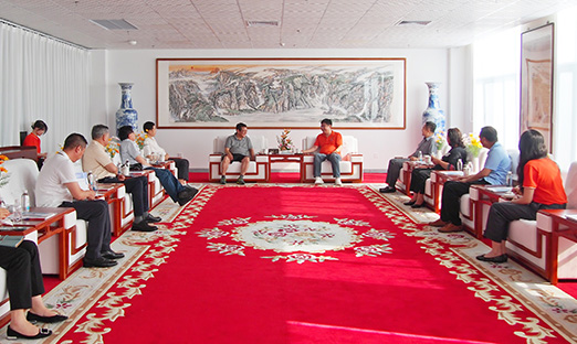 打造人民康健防护盾——国家卫健委科研所向导及专家莅临尊龙凯时集团考察指导事情