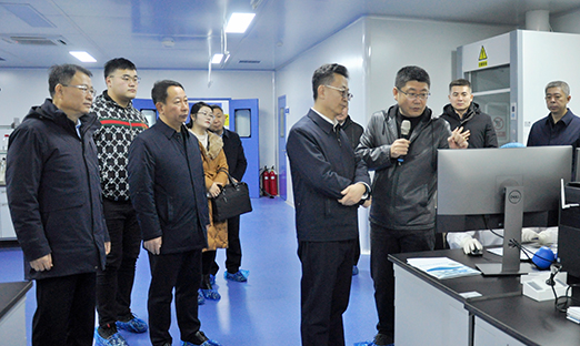 青岛市政协副主席陈大维赴尊龙凯时集团调研莱西民建界别委员事情室